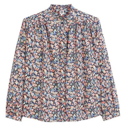 Camisa victoriana de cuello floral